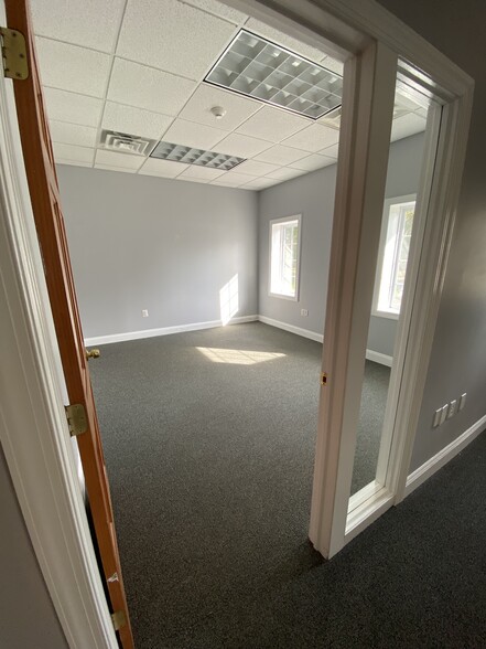 967-969 Street Rd, Southampton, PA for lease - Interior Photo - Image 3 of 10