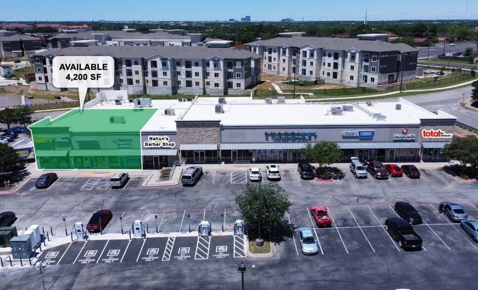 1030 Norwood Park Blvd, Austin, TX for lease - Building Photo - Image 2 of 6