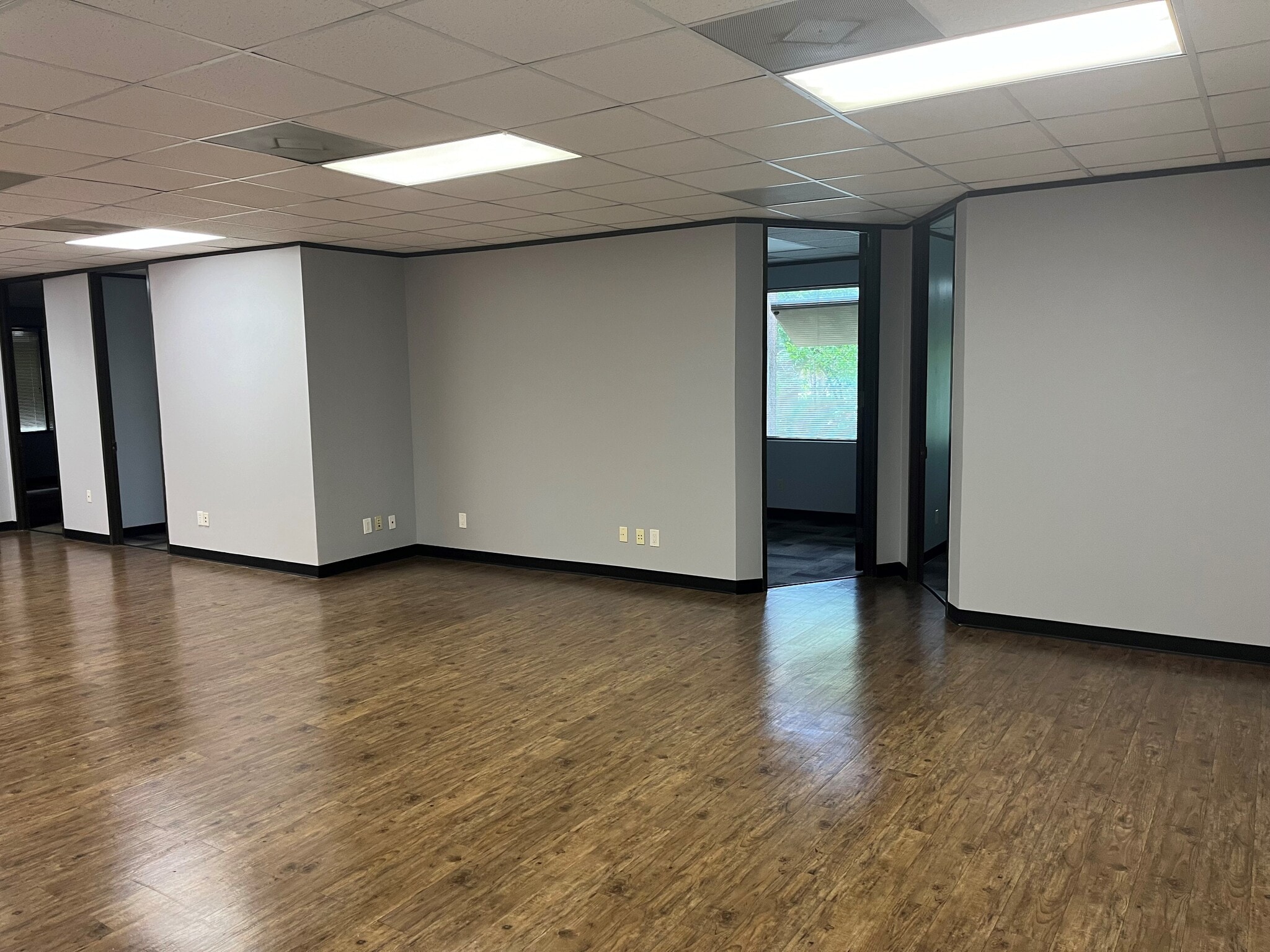 710 N Post Oak Rd, Houston, TX for lease Interior Photo- Image 1 of 10