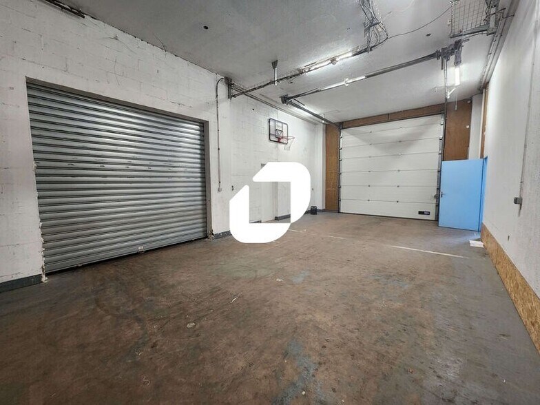 Flex in Buc for lease - Interior Photo - Image 3 of 5