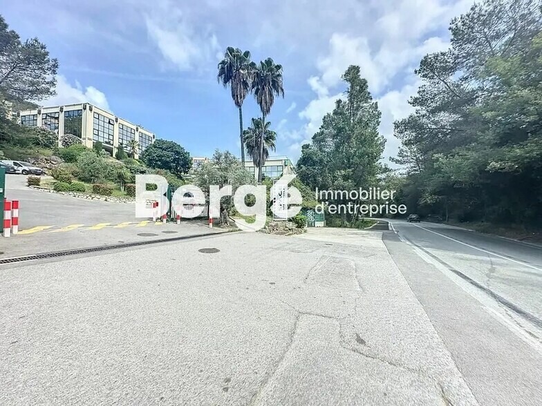 Office in Vallauris for lease - Building Photo - Image 2 of 4