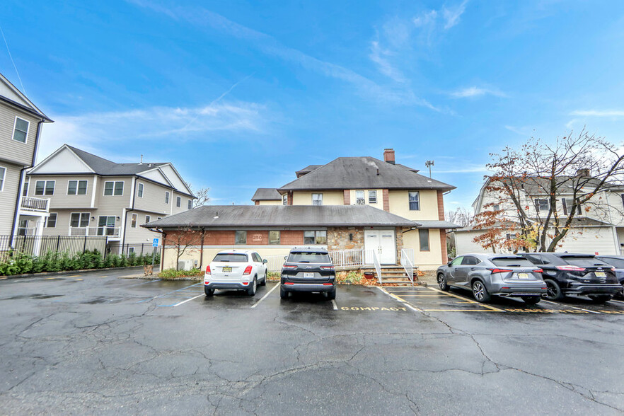 250 Kinderkamack Rd, Westwood, NJ for lease - Building Photo - Image 1 of 7