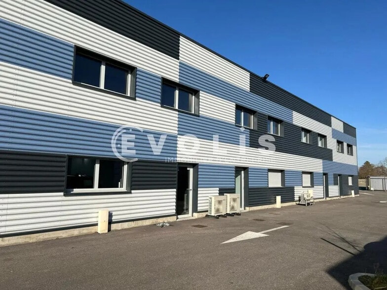 Flex in Dagneux for sale - Building Photo - Image 1 of 9