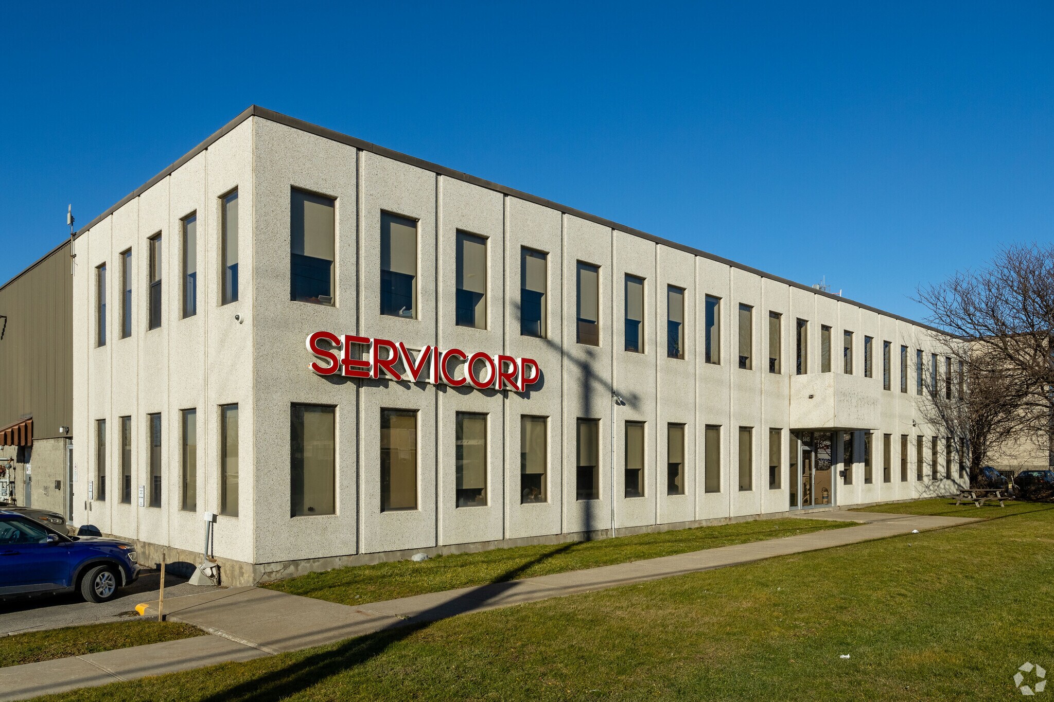 6445 Ch de la Côte-de-Liesse, Montréal, QC for lease Primary Photo- Image 1 of 13