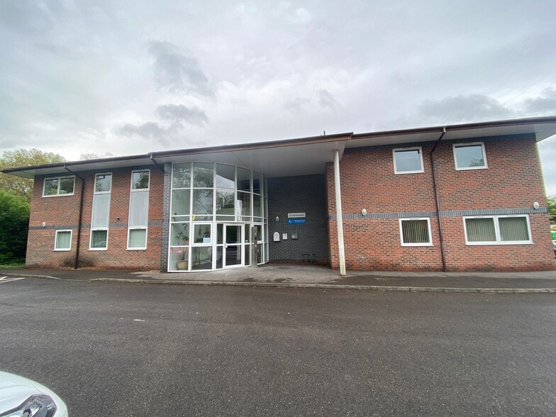 4 Wessex Way, Winchester for lease - Primary Photo - Image 1 of 2