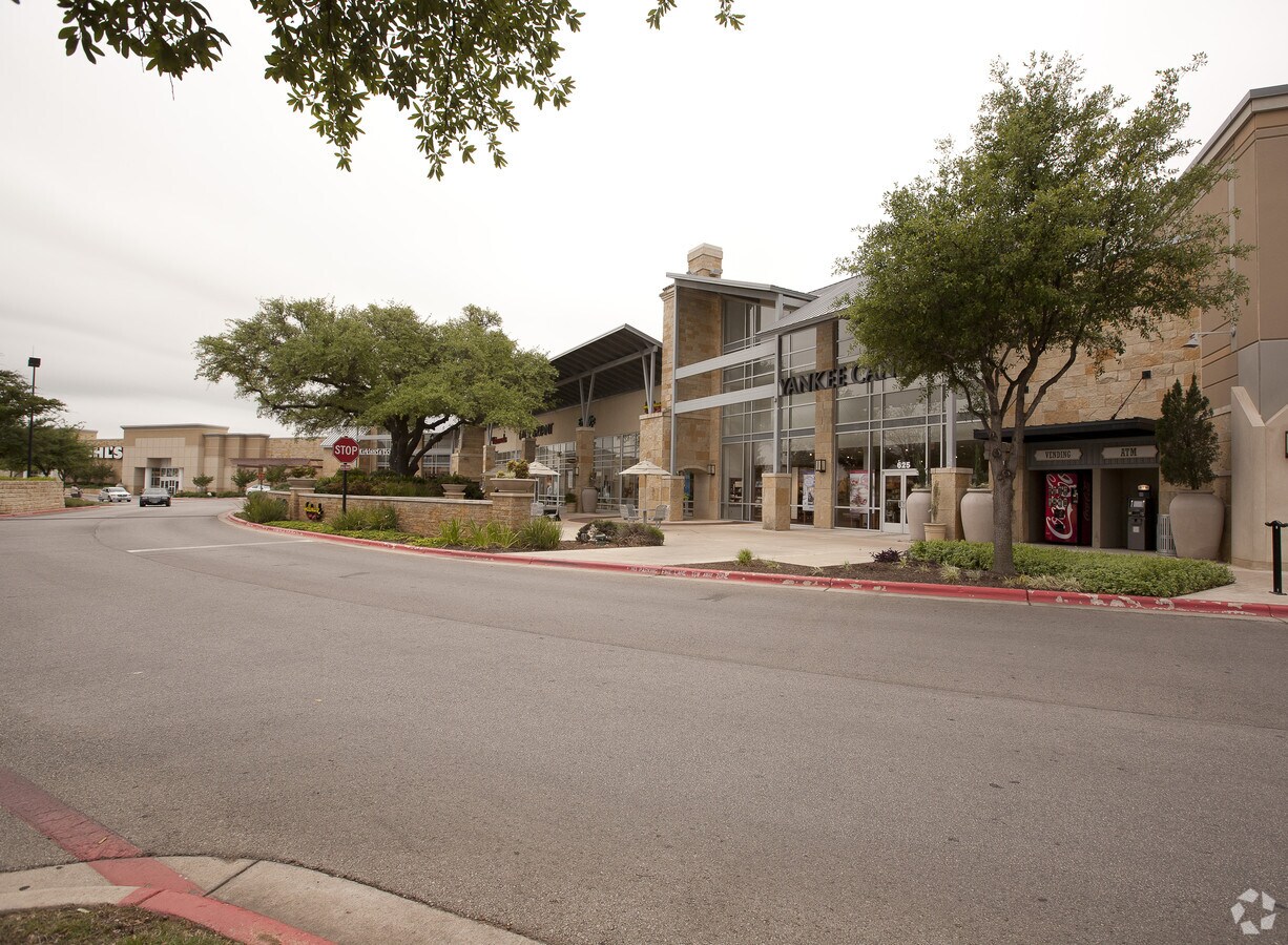 1015 W University Ave, TX 78628 Retail Space for Lease