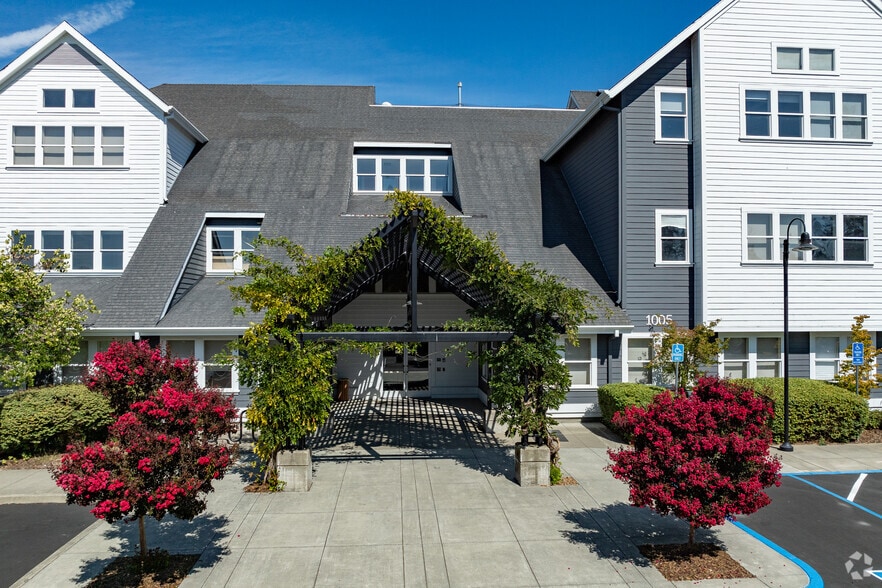 1005 Gravenstein Hwy, Sebastopol, CA for sale - Building Photo - Image 2 of 3