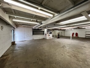 1858 E Thompson Blvd, Ventura, CA for sale Interior Photo- Image 2 of 2