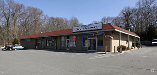 More details for 61-65 Smithtown Blvd, Smithtown, NY - Retail for Sale