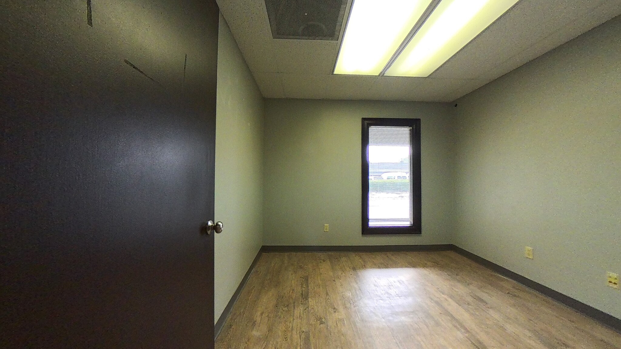 2523 Roosevelt Hwy, College Park, GA for lease Interior Photo- Image 1 of 4