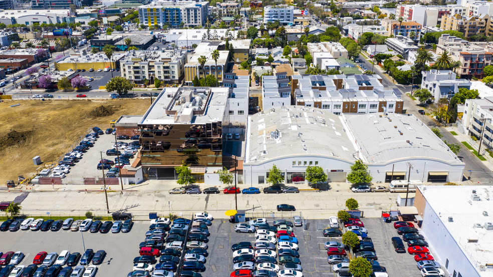 1135 N Mansfield Ave, Hollywood, CA for lease - Building Photo - Image 3 of 3