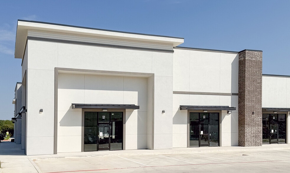14300 Ronald Reagan Blvd, Leander, TX for lease - Building Photo - Image 2 of 8
