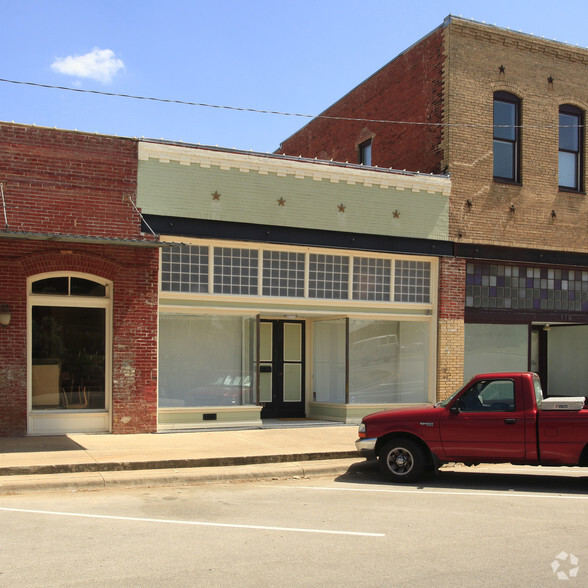 117 Central Ave, Elgin, TX for lease - Building Photo - Image 2 of 2