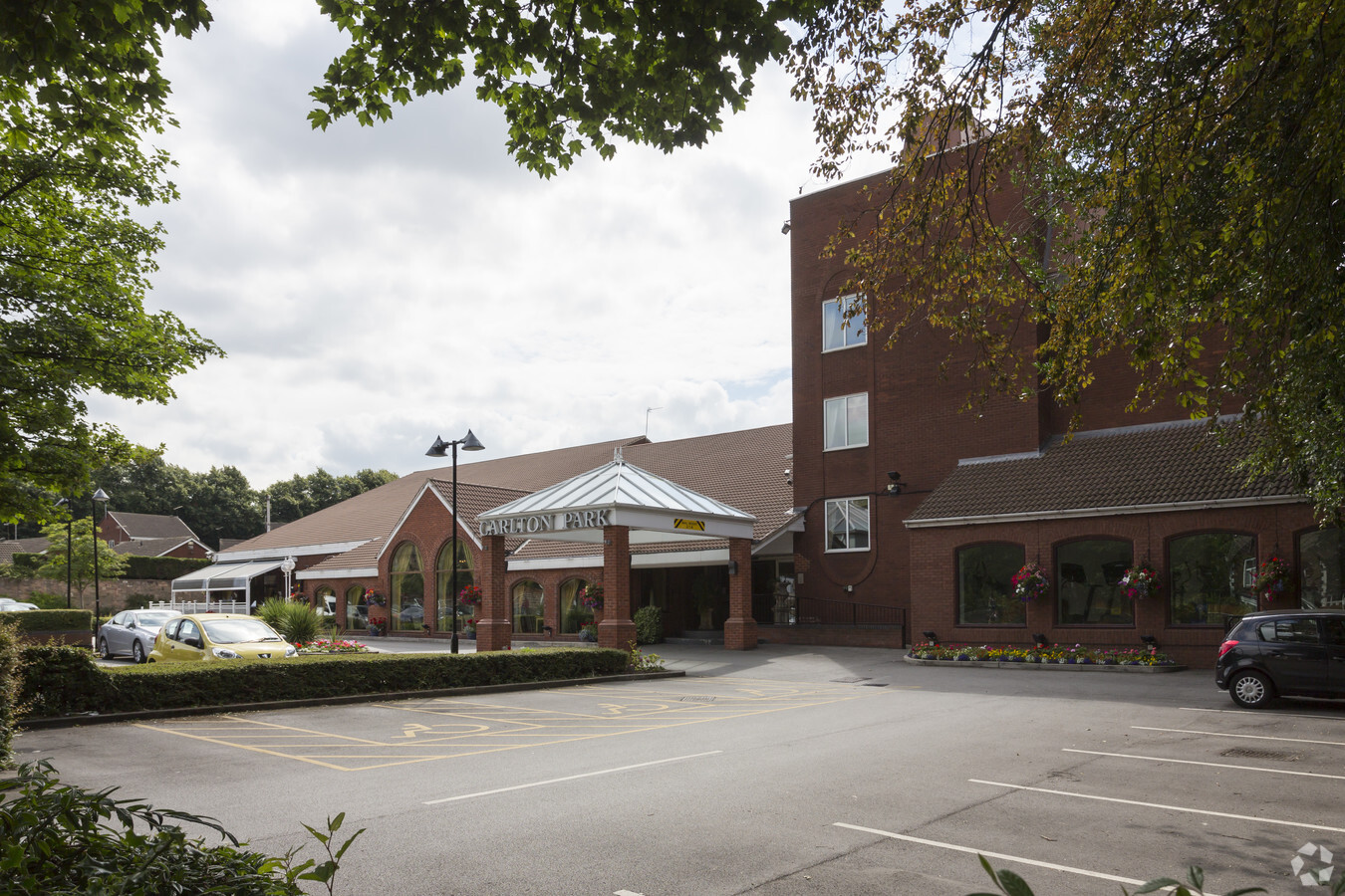 Rd, Rotherham, SYK S60 2BG