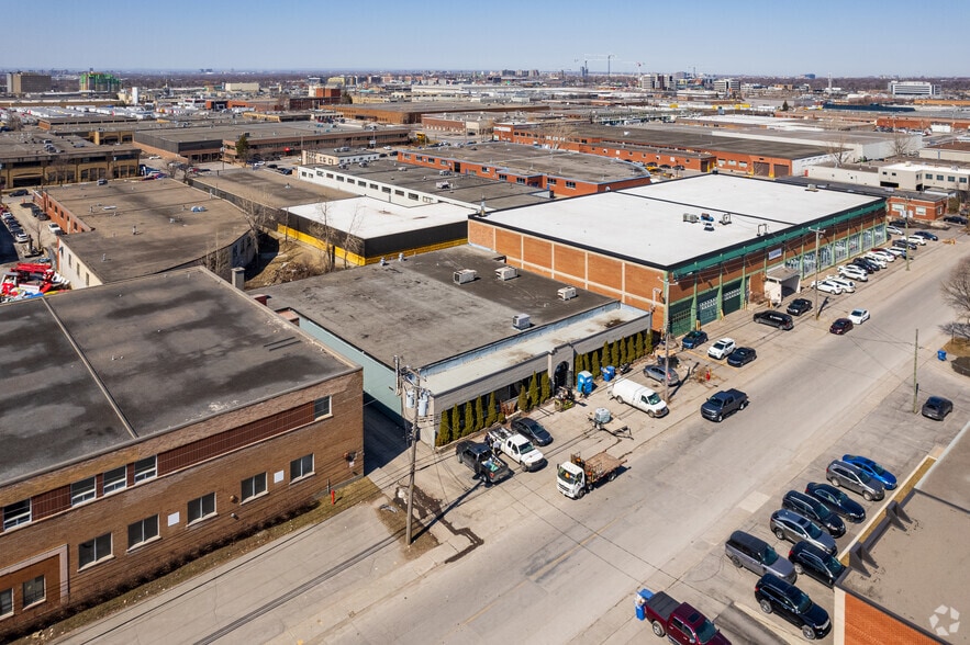 5765-5767 Rue Paré, Mont-Royal, QC for sale - Primary Photo - Image 1 of 1