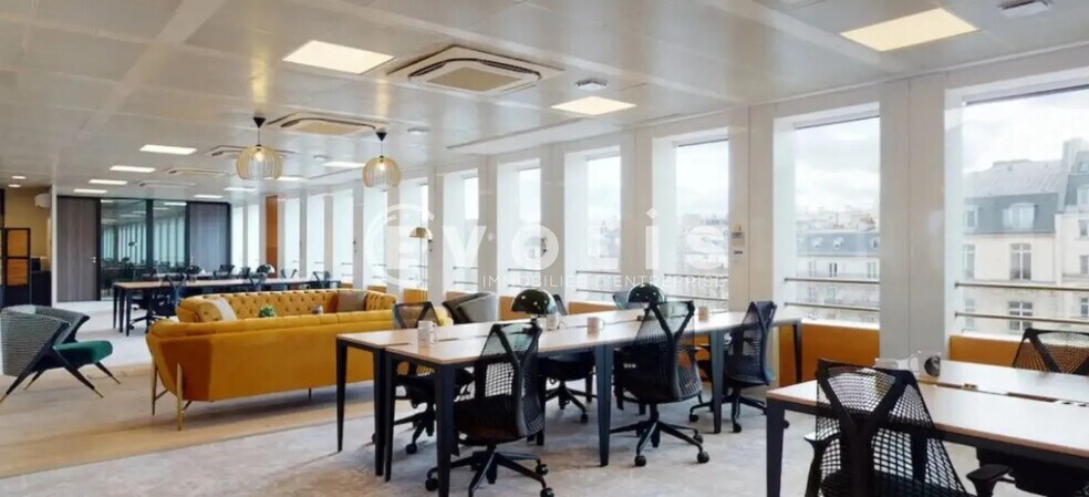 Office in Paris for lease - Interior Photo - Image 1 of 7