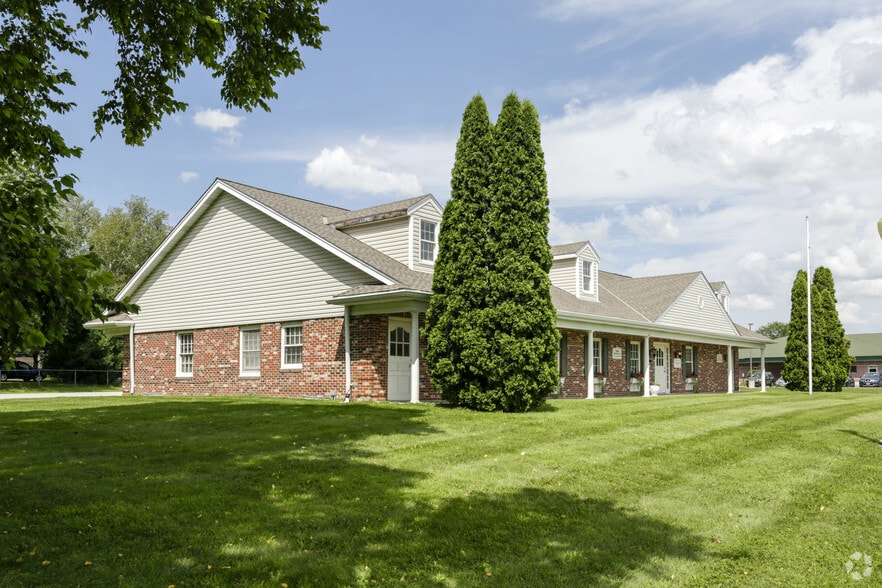 104 E Summit Ave, Wales, WI for sale - Building Photo - Image 3 of 30