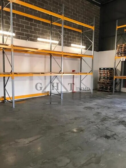 Industrial in Brétigny-sur-Orge for lease - Interior Photo - Image 1 of 4