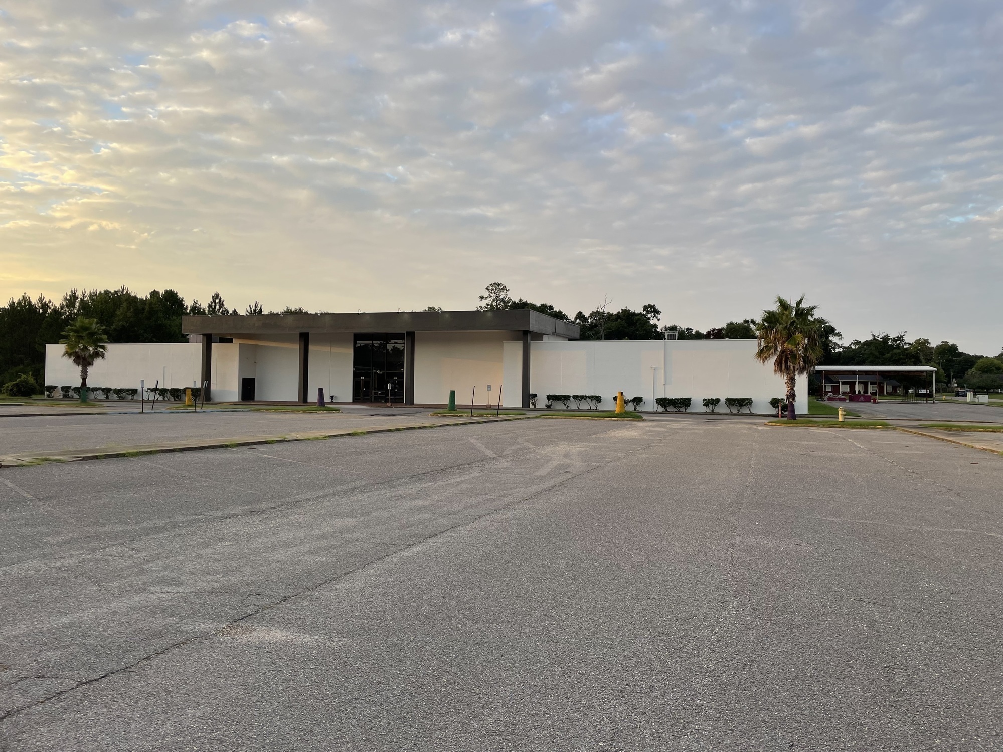 2001 E Pass Rd, Gulfport, MS for sale Building Photo- Image 1 of 28