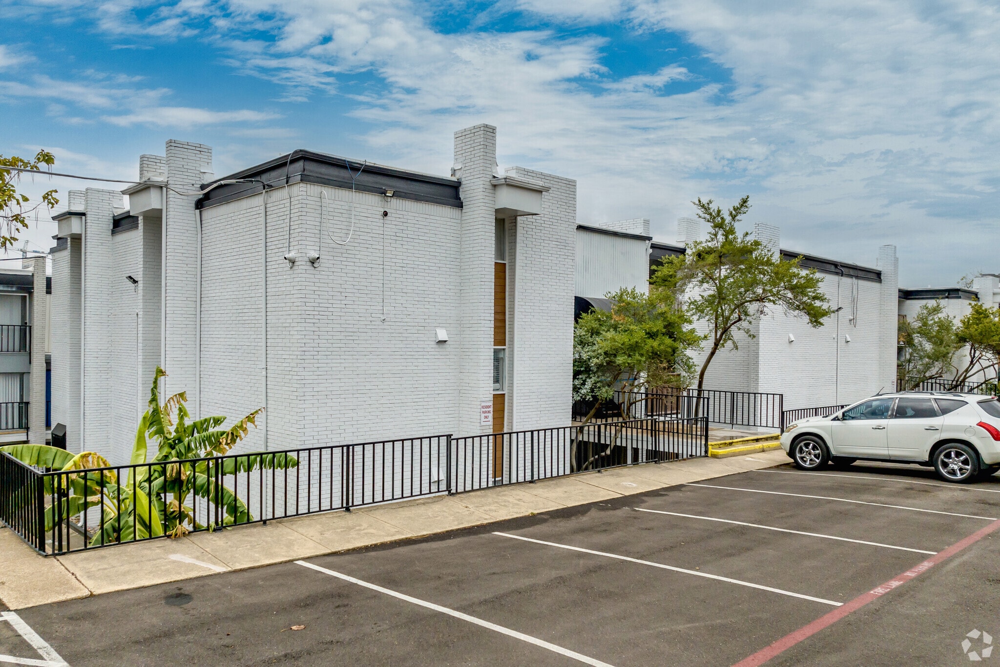 2544 Hondo Ave, Dallas, TX for sale Primary Photo- Image 1 of 1