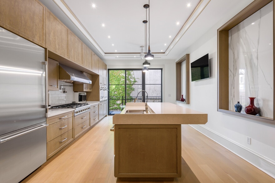 425 Convent Ave, New York, NY for sale - Building Photo - Image 3 of 17