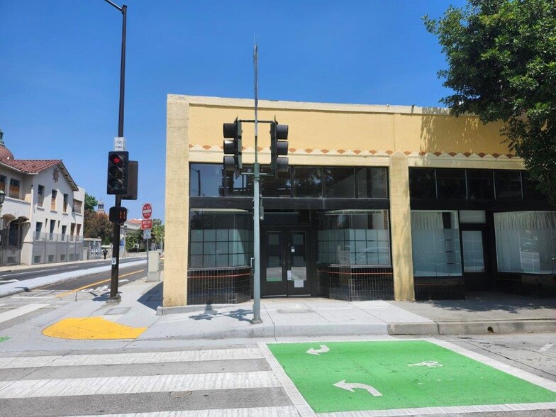 42-44 N Marengo Ave, Pasadena, CA for lease - Building Photo - Image 1 of 10