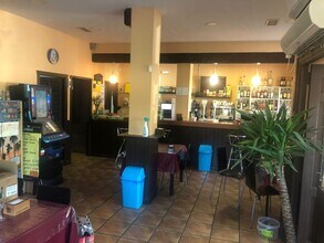 Retail in Humanes de Madrid, Madrid for lease Interior Photo- Image 1 of 4