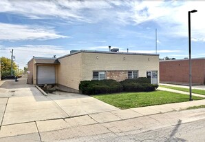 105 Randall St, Elk Grove Village IL - Warehouse