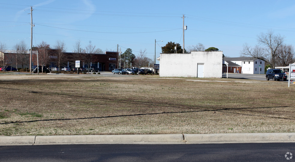 400 N Brightleaf Blvd, Smithfield, NC for sale - Primary Photo - Image 2 of 3