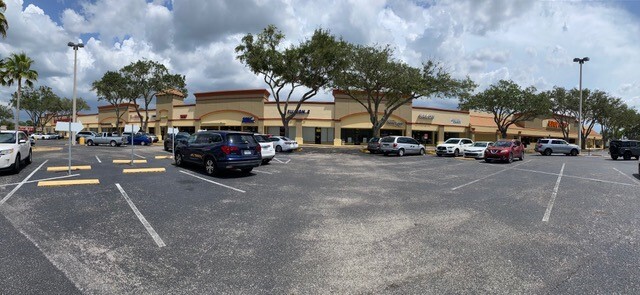 2398 Commercial Way, Spring Hill, FL for lease - Building Photo - Image 2 of 4