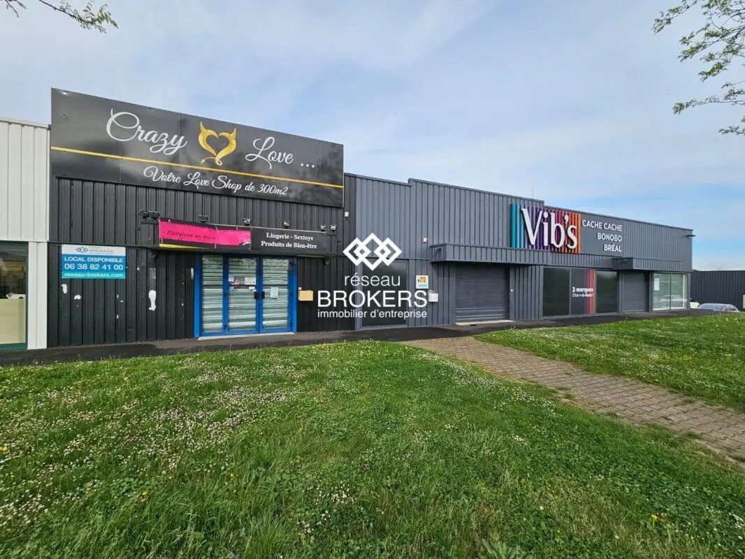 Retail in Lempdes for lease Building Photo- Image 1 of 4