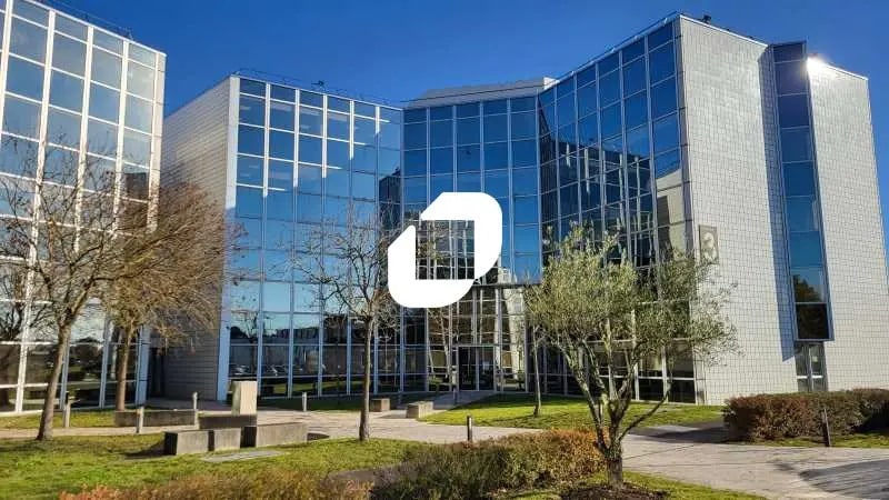 Office in Pessac for lease - Building Photo - Image 1 of 11