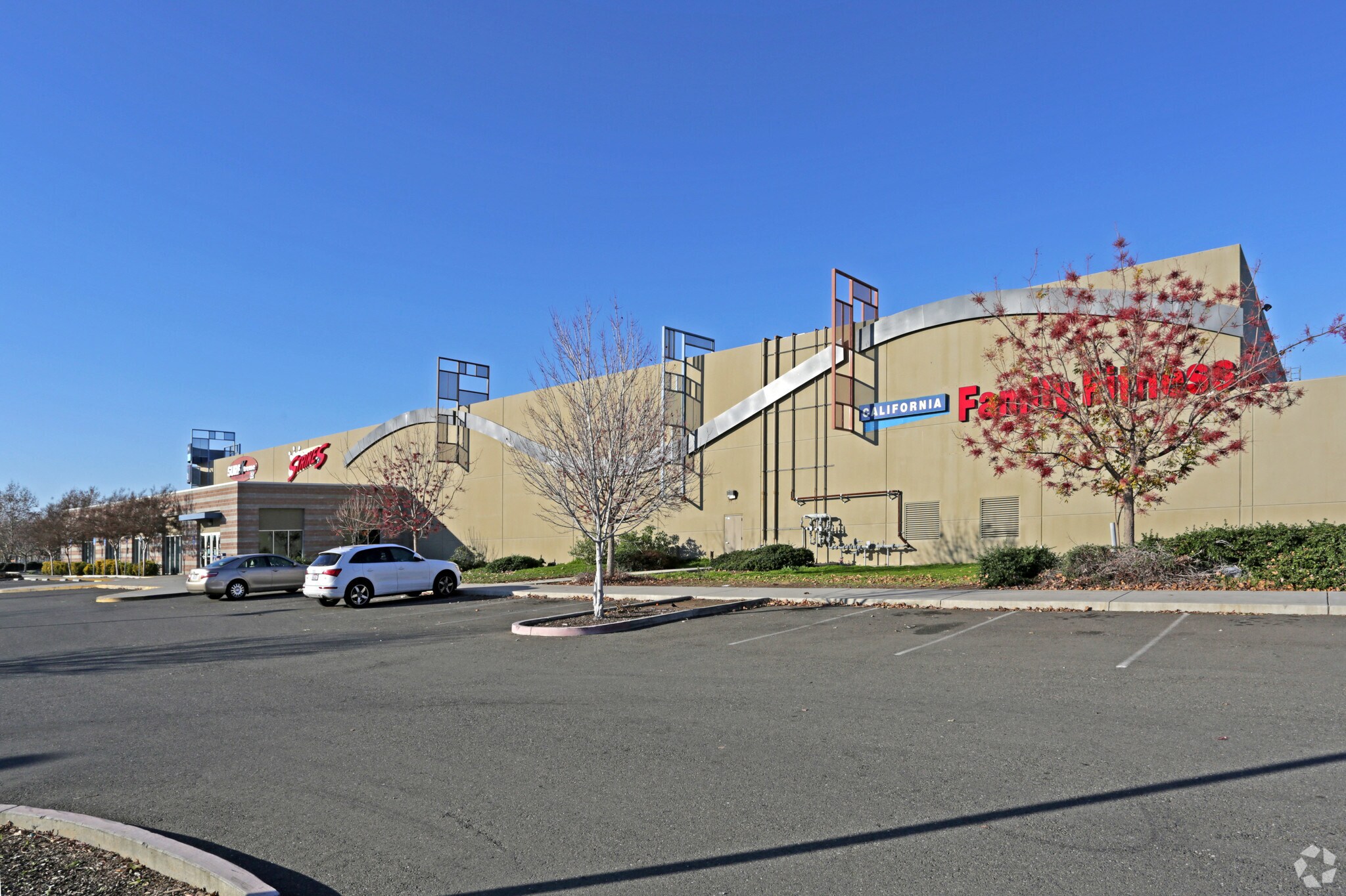 3443 Laguna Blvd, Elk Grove, CA 95758 Elk Grove Sports Center