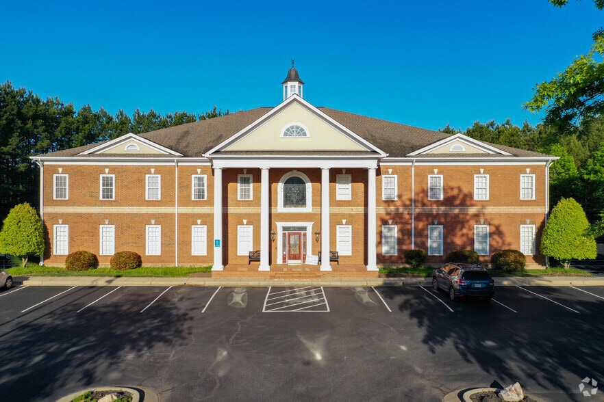 2205 Riverstone Blvd, Canton, GA for lease - Building Photo - Image 1 of 6