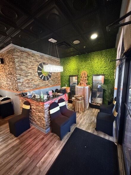 14690-14710 Tamiami Trl N, Naples, FL for lease - Interior Photo - Image 3 of 12