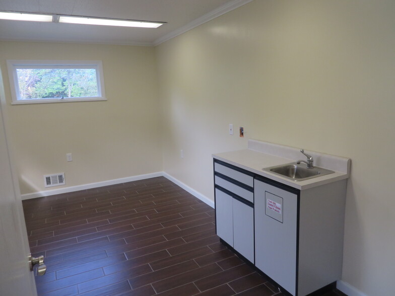 286 E Main St, Somerville, NJ for lease - Interior Photo - Image 3 of 14