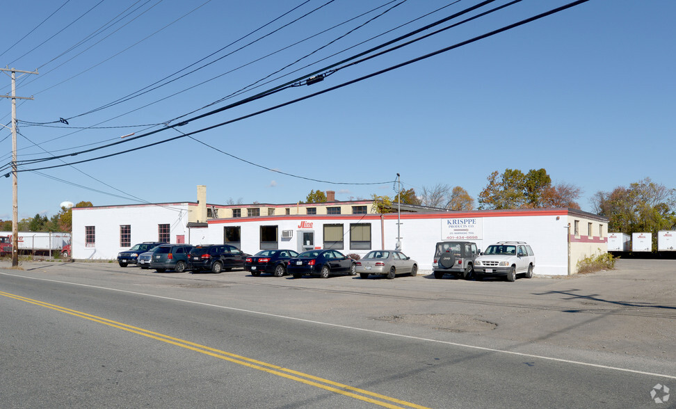 370 Wampanoag Trl, Riverside, RI for lease - Primary Photo - Image 1 of 4