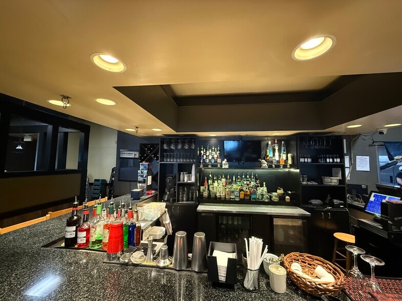 526 NW 60th St, Gainesville, FL for sale - Building Photo - Image 2 of 7