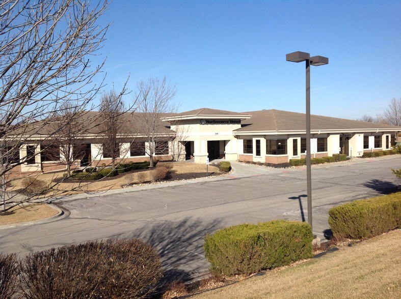 3600 NE Ralph Powell Rd, Lee's Summit, MO for sale - Building Photo - Image 1 of 1