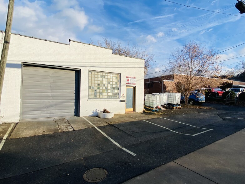 244 Short Coxe Ave, Asheville, NC for lease - Building Photo - Image 3 of 4