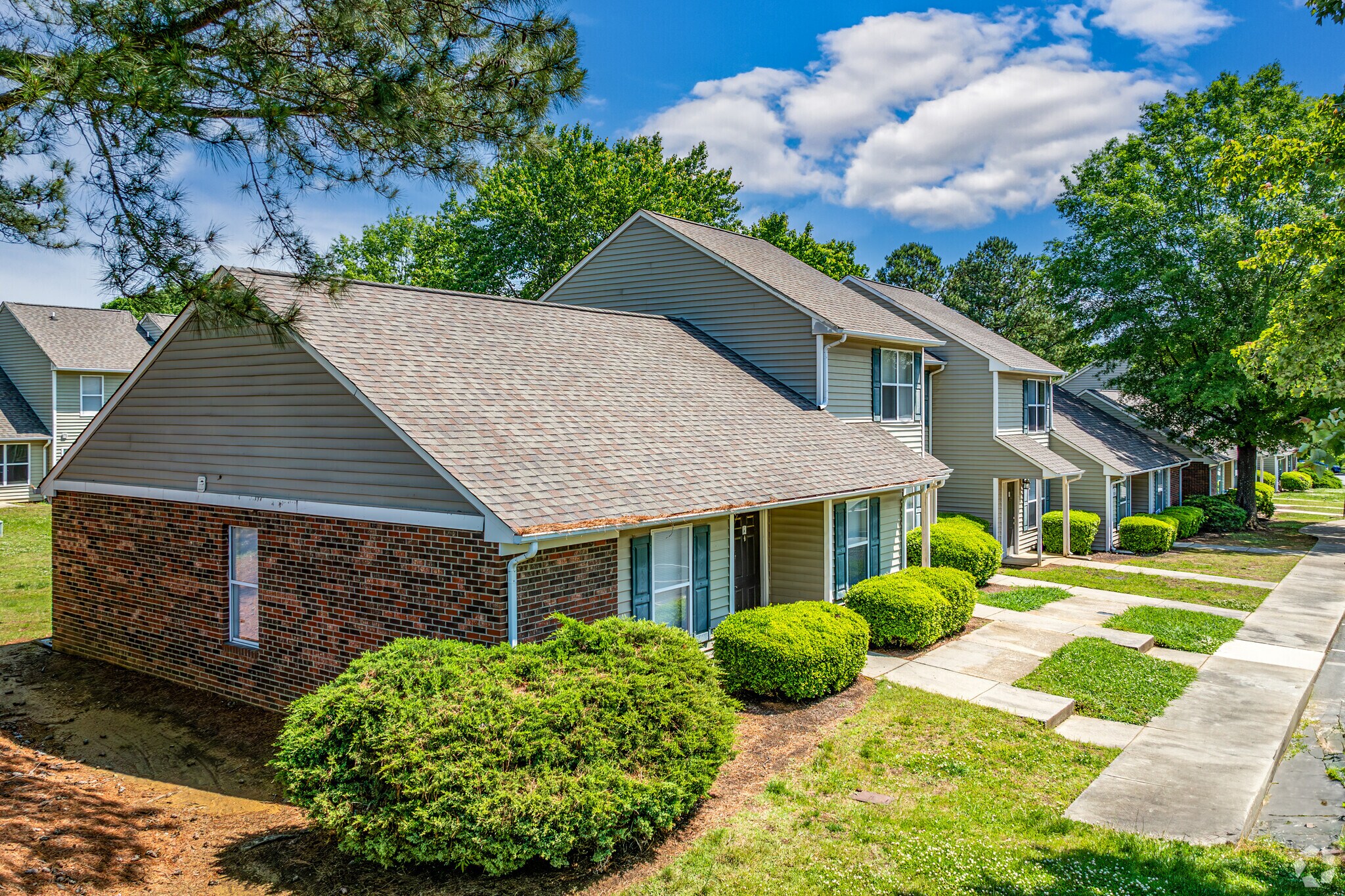 920 E Hanover Rd, Graham, NC for sale Primary Photo- Image 1 of 1