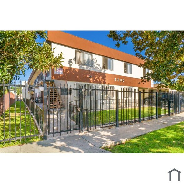 8900 Baring Cross St, Los Angeles, CA for sale - Building Photo - Image 1 of 1