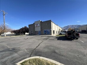2734 S 1900 W, Ogden, UT for lease Interior Photo- Image 2 of 17