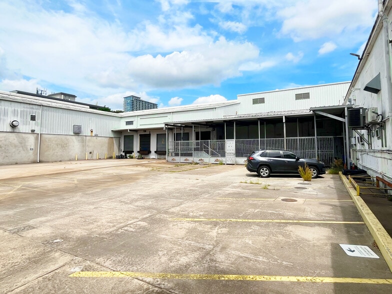 2902 Caroline St, Houston, TX for sale - Building Photo - Image 2 of 5