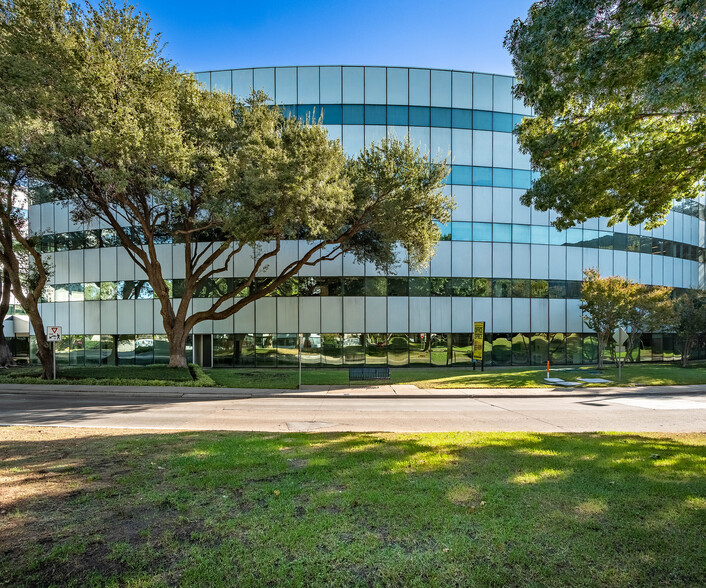 14800 Quorum Dr, Dallas, TX for lease - Building Photo - Image 1 of 8