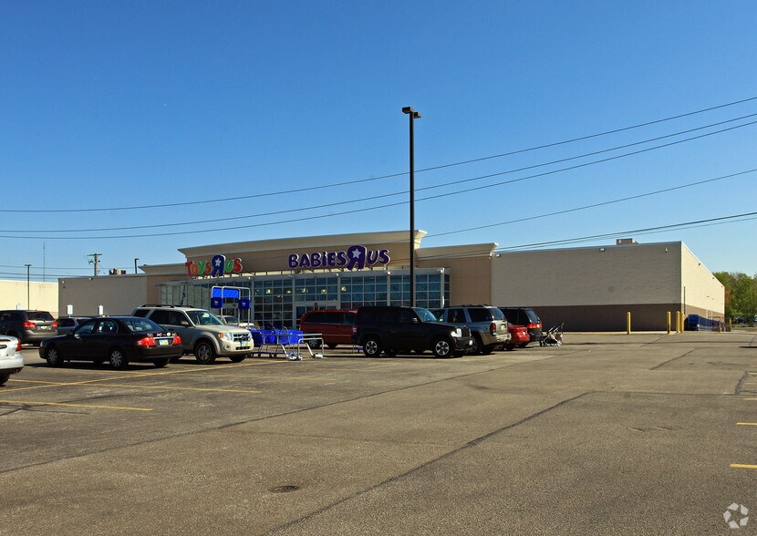 8515 Day Dr, Parma, OH for sale - Primary Photo - Image 1 of 1