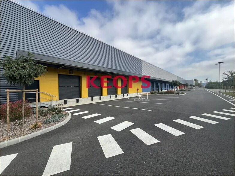 Flex in Toulouse for lease - Building Photo - Image 3 of 8