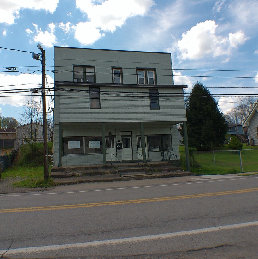 427 Dunkard Ave, Westover, WV 26501