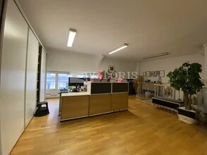 Office in Lyon for lease Interior Photo- Image 2 of 5