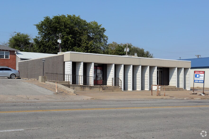 2235 E 6th St, Tulsa, OK for sale - Primary Photo - Image 1 of 1